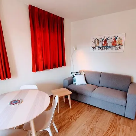 アパート Modern Renovated 5 Min Walk To Private Parking ポレッチ