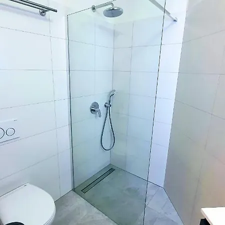 アパート Modern Renovated 5 Min Walk To Private Parking *